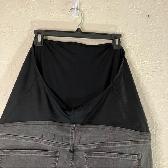Madewell Maternity Over-the-Belly Skinny Jeans in Black Sea - Picture 10 of 13